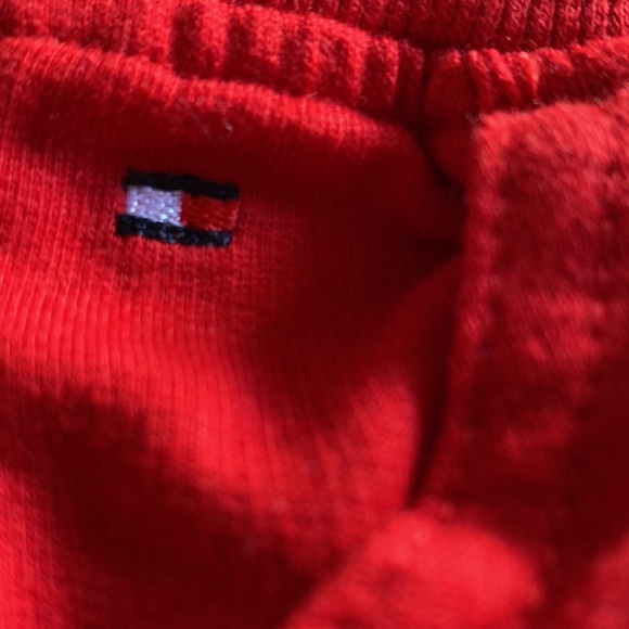 Tommy Hilfiger 2 piece boys size 6-9 mos. NWT! Short sleeve tee & red shorts - Picture 14 of 16